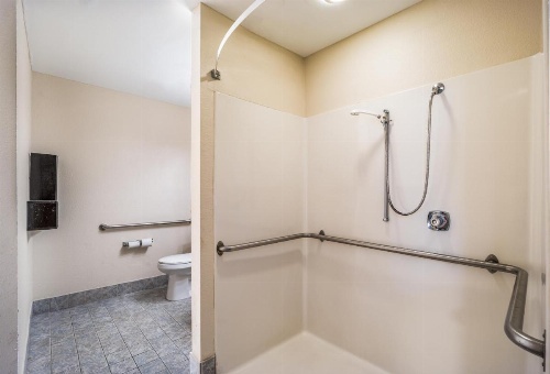 Quality Inn & Suites Augusta Fort Eisenhower Area image 27